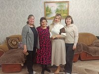 В День пожилого человека сотрудники Духовницкого краеведческого музея им. А. С. Вшивцевой посетили нашу уважаемую Нину Андреевну Пухову