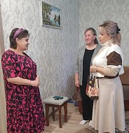 В День пожилого человека сотрудники Духовницкого краеведческого музея им. А. С. Вшивцевой посетили нашу уважаемую Нину Андреевну Пухову