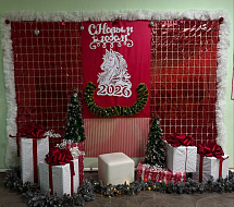 Чудеса Нового Года: Итоги Конкурса Новогодних Фотозон в Нашей Школе!