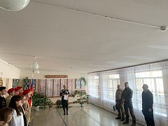 И В ШКОЛЕ С. ТЕЛИКОВКА ТЕПЕРЬ ЕСТЬ УЧЕБНЫЙ МАКЕТ АК-74