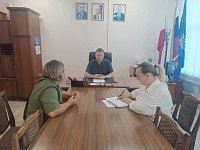 Сегодня, 23 мая 2026 года, глава Духовницкого района Иван Лялин провел личный приём жителей по широкому кругу вопросов