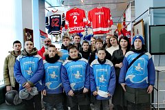 Встреча со своими кумирами - ХК «КРИСТАЛЛ» на его домашней арене