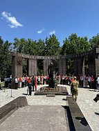 Состоялась церемония занесения на мемориал «Землякам, погибшим в локальных войнах» имен погибших военнослужащих, принимавших участие в специальной военной операции на территории Украины.