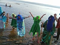 Веселый праздник у воды