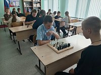 Шахматы — игра сильных: в Духовницкой школе прошёл школьный этап турнира на Кубок Губернатора