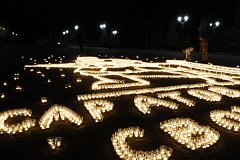 Саратовцы выложили из 12 тысяч свечей портрет медицинской сестры  