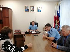 Глава Духовницкого района провел личный прием родных и близких военнослужащих – участников специальной военной операции.