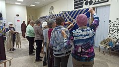 Каждую неделю в нашем краеведческом музее им. А. С. Вшивцевой собираются неравнодушные жительницы для важного дела — плетения сетей для наших героев