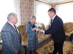 На территории Духовницкого района продолжается вручение юбилейных медалей «80 лет Победы в Великой Отечественной войне 1941-1945 годов». 