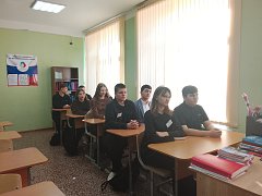 Мастер-класс «Герои на защите Родины» для выпускников Духовницкой школы