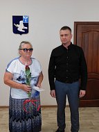 В преддверии Дня ветеранов боевых действий в администрации Духовницкого района состоялась церемония вручения памятных знаков "Семье погибшего Защитника Отечества" 