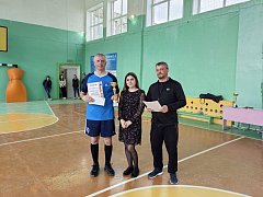 Сегодня, на базе МОУ "СОШ им.Г.И.Марчука" прошёл турнир по баскетболу среди мужских команд, посвященный Дню космонавтики. 