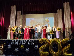 Торжественное вручение аттестатов выпускникам 9‑х классов!