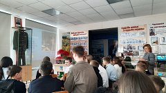 Урок Мужества «Шагали девчата в походном строю…»