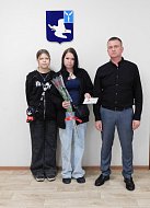 В преддверии Дня ветеранов боевых действий в администрации Духовницкого района состоялась церемония вручения памятных знаков "Семье погибшего Защитника Отечества" 