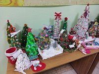 "Новогодний сюрприз": Творчество учеников украсило нашу школу!