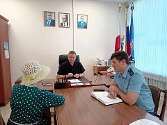 Сегодня глава района Иван Лялин совместно с прокурором района Егором Масловым провёл личный приём родных и близких военнослужащих-участников специальной военной операции.