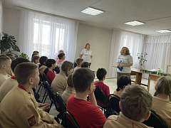 Юнармейцы 5 "Б" класса и "Серебряные" волонтеры: Вместе ради добрых дел!