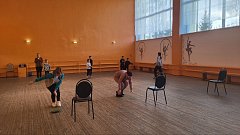 19 декабря работники Районного Дома культуры совместно с сотрудниками Центральной библиотеки организовали спортивный праздник, посвященный Дню многодетной семьи.