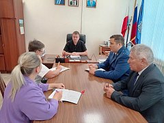 5 сентября глава района провёл личный приём родных и близких военнослужащих-участников специальной военной операции.