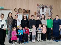 В преддверии Дня матери в краеведческом музее прошла замечательная игровая викторина для  воспитанников детского сада "Колокольчик" и их мам! 