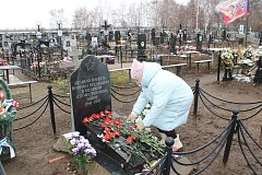 3 декабря, в День Неизвестного солдата, состоялась церемония возложения цветов к могиле воинов, погибших в годы Великой Отечественной войны и могиле Неизвестного солдата.