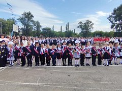 День знаний в нашей школе: старт Году единства народов России!