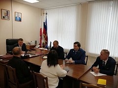 Сегодня, 15 ноября 2025 года, глава Духовницкого района Иван Лялин провел личный приём жителей по широкому кругу вопросов.