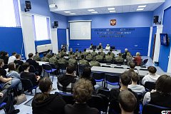 Военкор НТВ встретился с молодежью Саратова