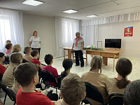 Юнармейцы 5 "Б" класса и "Серебряные" волонтеры: Вместе ради добрых дел!