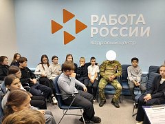 Классная встреча с героем: Волонтёры Победы пообщались с участником СВО
