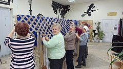 Каждую неделю в нашем краеведческом музее им. А. С. Вшивцевой собираются неравнодушные жительницы для важного дела — плетения сетей для наших героев