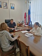 Сегодня, 23 мая 2026 года, глава Духовницкого района Иван Лялин провел личный приём жителей по широкому кругу вопросов