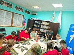 Вклад в общее дело: юнармейцы 6 «Б» класса помогают участникам СВО