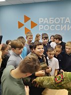 Классная встреча с героем: Волонтёры Победы пообщались с участником СВО
