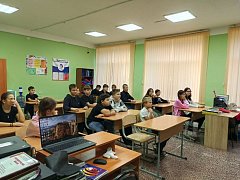 Всероссийская акция «Я – россиянин»: волонтёры школы им. Г.И. Марчука приняли участие в патриотическом мероприятии