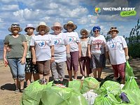 "Серебряные" волонтеры очистили берег реки!