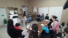 В преддверии Дня матери в краеведческом музее прошла замечательная игровая викторина для  воспитанников детского сада "Колокольчик" и их мам! 