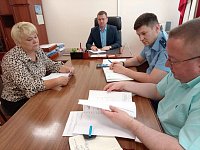 Сегодня с визитом в Духовницкий район приехал министр информации и массовых коммуникаций Саратовской области Александр Колоколов.