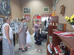  Последний летний месяц приносит не только тепло, но и радость от встреч с новыми людьми!