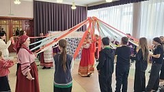 22 марта в день весеннего равноденствия в России у славянских народов проходит праздник "Жаворонки"