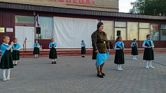 9 мая в нашем поселке состоялся яркий и незабываемый танцевальный флешмоб "Эхо Победы"