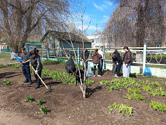 Весенний субботник в школе