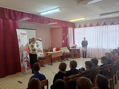 Визит сотрудников Духовницкого краеведческого музея в с. Липовка.