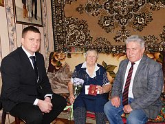 На территории Духовницкого района продолжается вручение юбилейных медалей «80 лет Победы в Великой Отечественной войне 1941-1945 годов». 