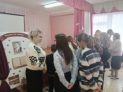 Визит сотрудников Духовницкого краеведческого музея в с. Липовка.