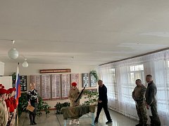 И В ШКОЛЕ С. ТЕЛИКОВКА ТЕПЕРЬ ЕСТЬ УЧЕБНЫЙ МАКЕТ АК-74
